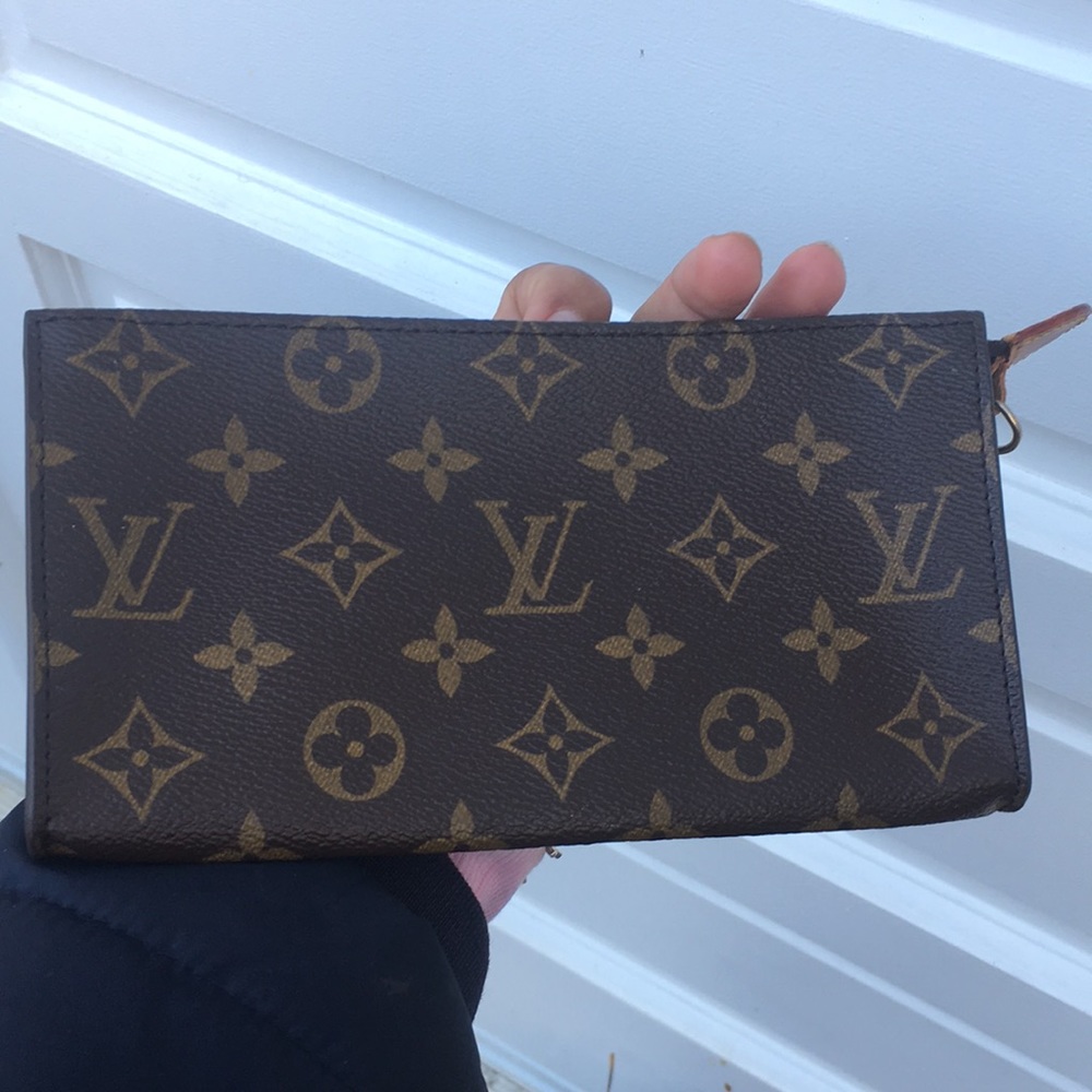 Louis Vuitton pouch 100% authentic
